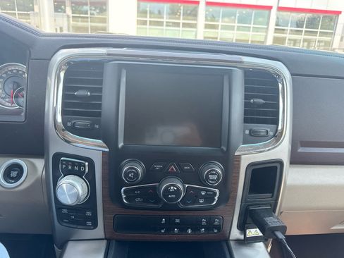 Used 2017 RAM 1500 Laramie w/ Convenience Group AWD/4WD image 15