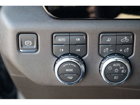 New 2026 GMC Sierra 1500 SLT w/ SLT Premium Plus Package image 32