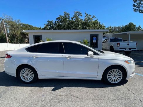 Used 2013 Ford Fusion SE image 4