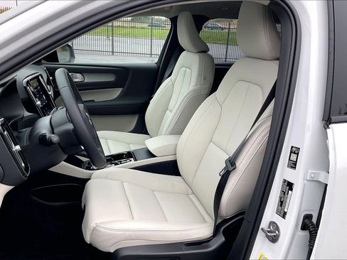 New 2026 Volvo XC40 B5 Plus w/ Protection Package Premier image 11