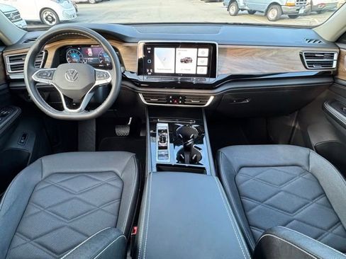 Used 2024 Volkswagen Atlas SE image 14