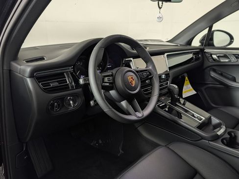 New 2026 Porsche Macan AWD/4WD image 4