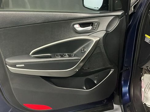 Used 2017 Hyundai Santa Fe Limited AWD/4WD image 9