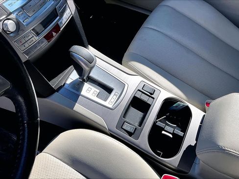 Used 2012 Subaru Outback 3.6R Limited image 17