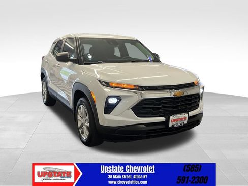 Used 2026 Chevrolet TrailBlazer LS w/ LS Convenience Package AWD/4WD image 1