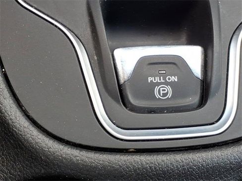 Used 2021 Jeep Cherokee Latitude image 11