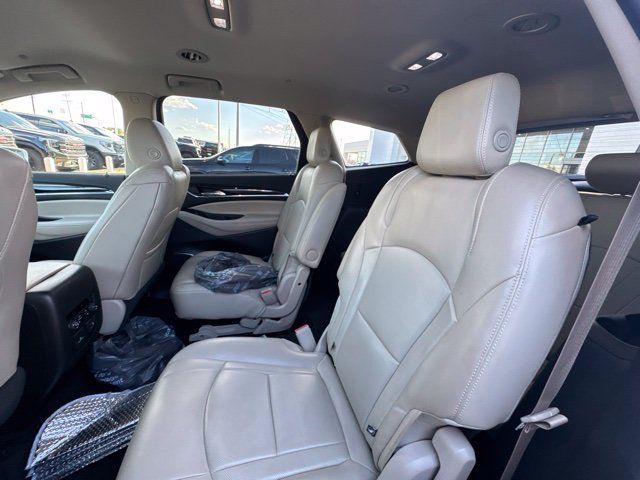 Used 2018 Buick Enclave Premium FWD image 9
