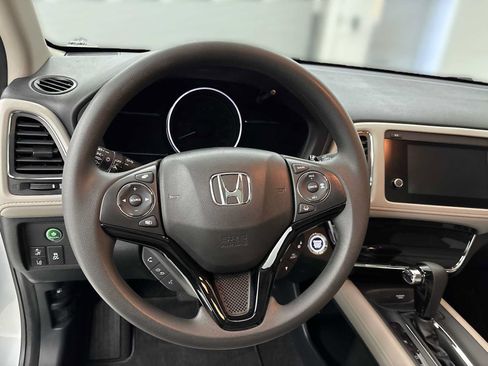 Used 2021 Honda HR-V EX image 11