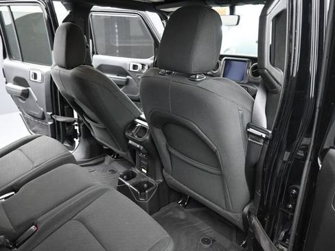 Used 2023 Jeep Gladiator Sport AWD/4WD image 17