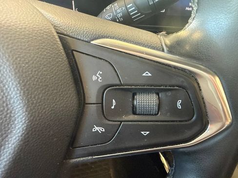 Used 2025 Chevrolet Trax LT w/ Driver Confidence Package FWD image 18