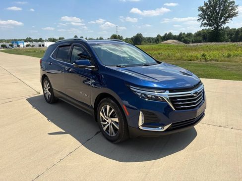 Used 2022 Chevrolet Equinox Premier AWD/4WD image 8