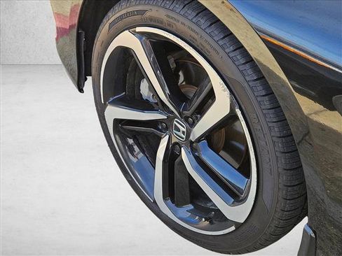Used 2018 Honda Accord Sport image 13