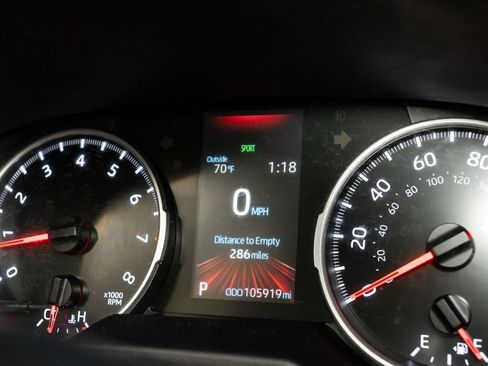 Used 2020 Toyota RAV4 LE FWD image 15