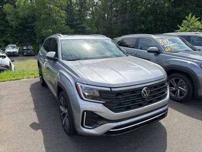 New 2024 Volkswagen Atlas Cross Sport SEL Premium R-Line