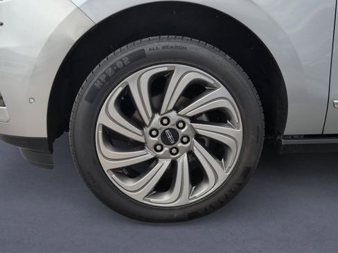 Used 2021 Toyota Highlander XLE image 27