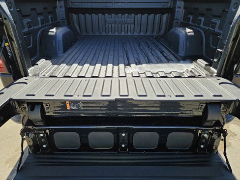 New 2026 GMC Sierra 1500 SLT AWD/4WD image 22