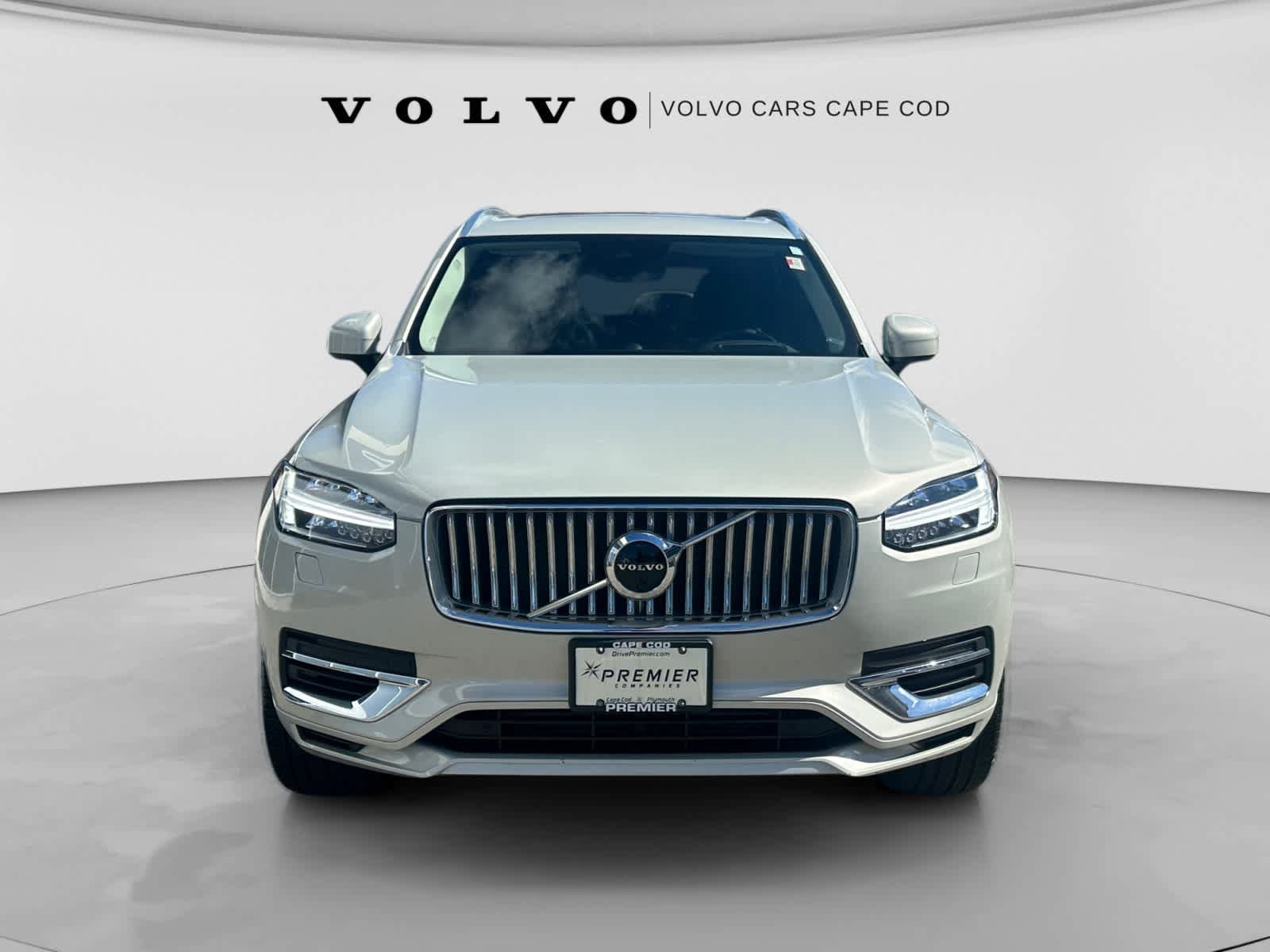 Used 2022 Volvo XC90 T8 Inscription w/ Advanced Package AWD/4WD image 2