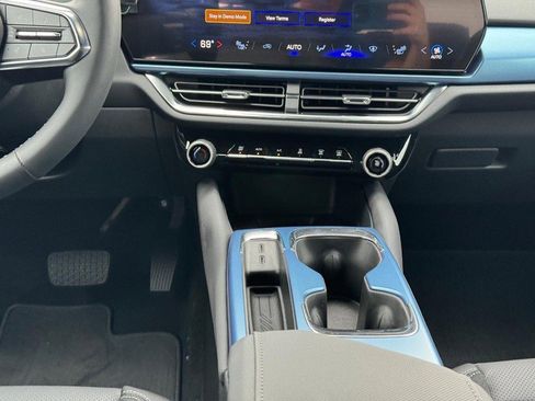 New 2026 Chevrolet Equinox EV LT image 9