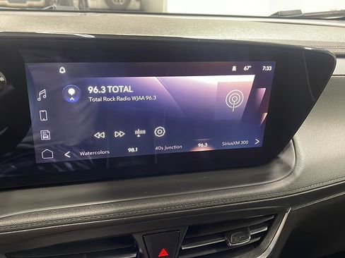 Used 2024 Buick Encore GX Avenir w/ Avenir Convenience Package FWD image 8