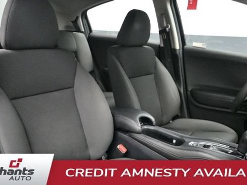Used 2022 Honda HR-V LX image 17