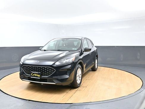 Used 2020 Ford Escape SE image 5