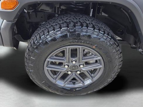 Used 2025 Jeep Wrangler Unlimited Sport AWD/4WD image 9