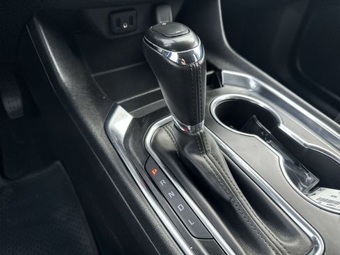 Used 2019 Chevrolet Traverse LT image 30