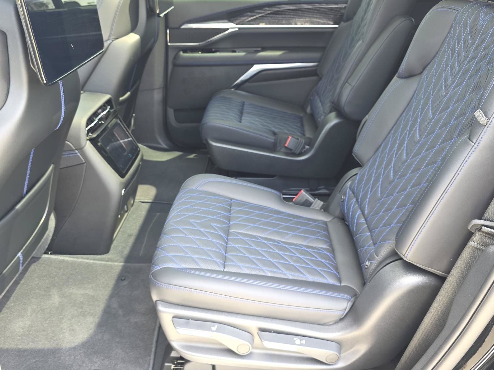 Certified 2026 Cadillac Escalade IQL Sport 1 AWD/4WD image 27