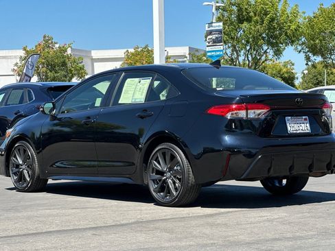 Used 2023 Toyota Corolla SE w/ SE Premium Package FWD image 6