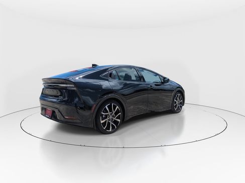 New 2025 Toyota Prius Plug-In Hybrid FWD image 8