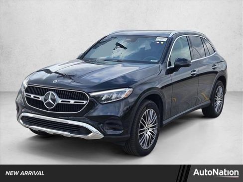 Used 2025 Mercedes-Benz GLC 300 image 1