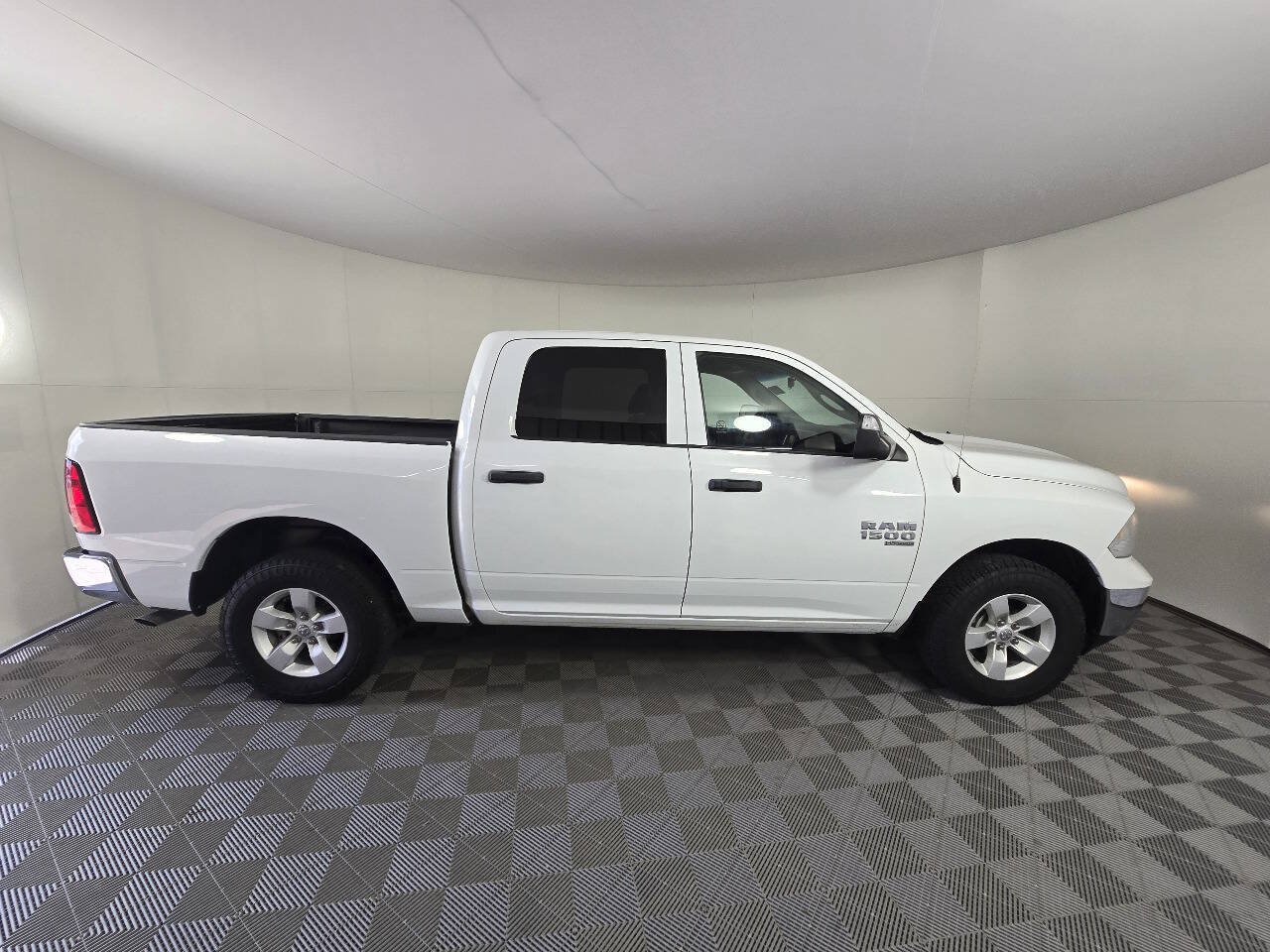 Used 2022 RAM 1500 Tradesman w/ Chrome Appearance Group AWD/4WD image 11