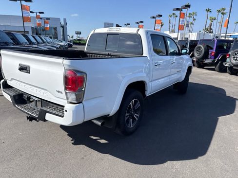 Used 2017 Toyota Tacoma Limited w/ Tow Package AWD/4WD image 14