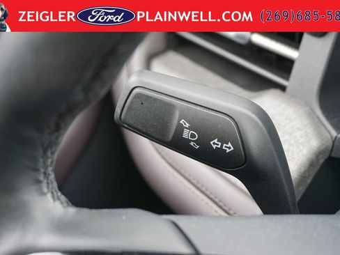 Used 2025 Ford Explorer Platinum w/ LUX Leather Package AWD/4WD image 31
