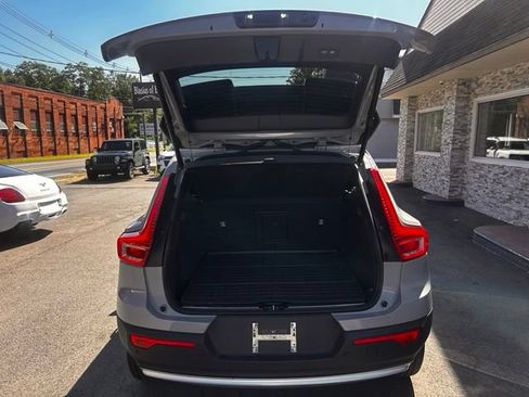 Used 2024 Volvo XC40 B5 Plus w/ Protection Package Premier AWD/4WD image 18