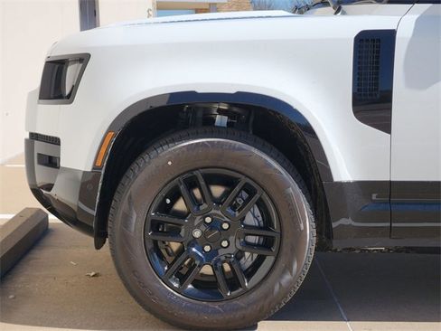 New 2026 Land Rover Defender 110 X-Dynamic SE image 6