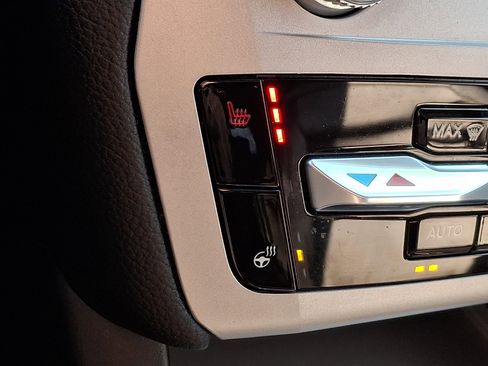 Certified 2022 Ford Explorer XLT w/ Equipment Group 202A image 26