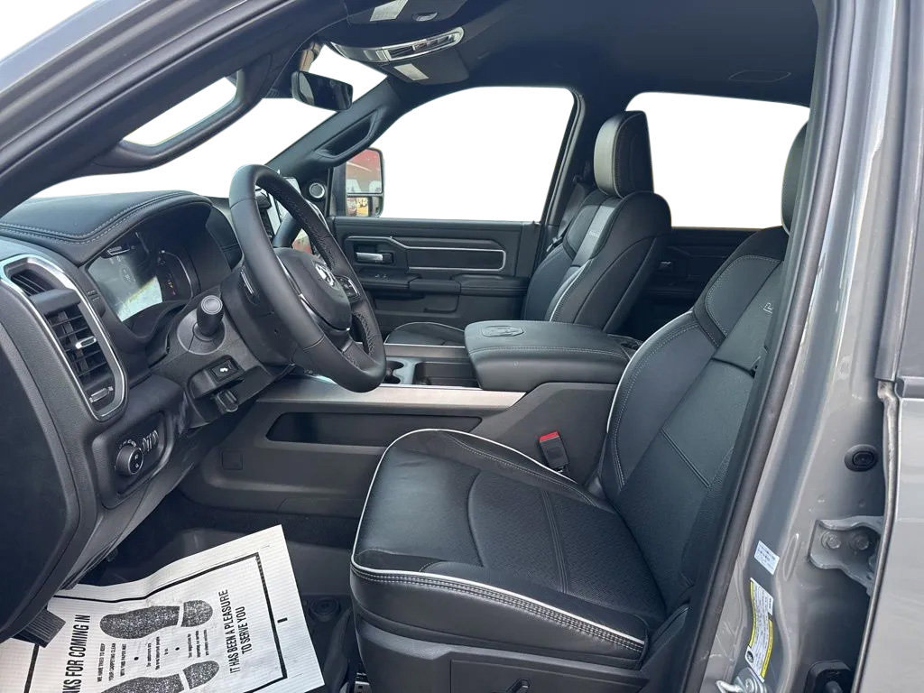 New 2026 RAM 2500 Laramie AWD/4WD image 10