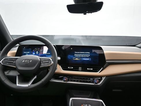 New 2026 Chevrolet Equinox ACTIV w/ Convenience Package III FWD image 19