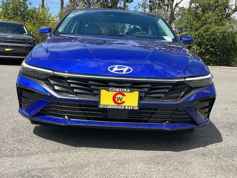 New 2025 Hyundai Elantra Limited image 4