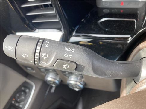 New 2026 GMC Sierra 2500 SLT w/ SLT Premium Package image 12