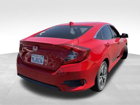 Used 2018 Honda Civic EX-L image 3