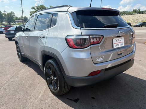 Used 2021 Jeep Compass Latitude w/ Convenience Group AWD/4WD image 4