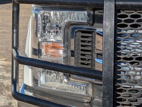 Used 2019 Ford F250 XLT w/ FX4 Off-Road Package image 10