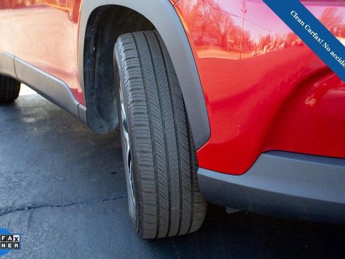 Used 2022 Toyota Corolla Cross XLE w/ Convenience Package image 15