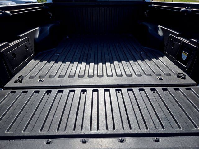 Used 2017 Toyota Tacoma TRD Off-Road w/ Tow Package (A/T) AWD/4WD image 16