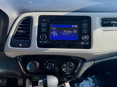 Used 2022 Honda HR-V LX image 12