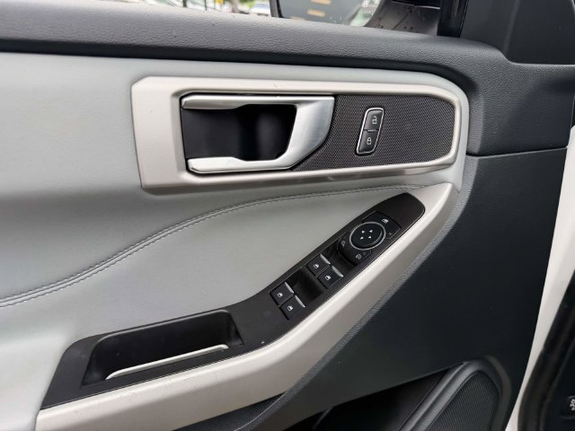 Used 2024 Ford Explorer XLT w/ Equipment Group 202A AWD/4WD image 19
