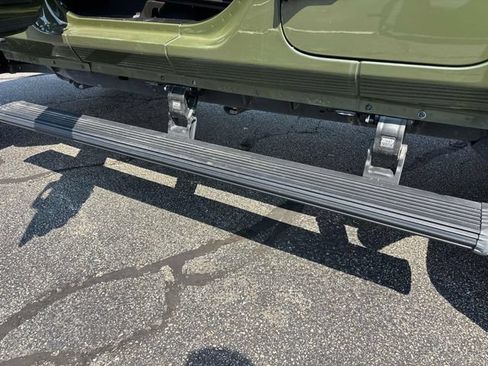 Used 2022 Jeep Wrangler Unlimited Rubicon w/ Trailer Tow Package AWD/4WD image 12