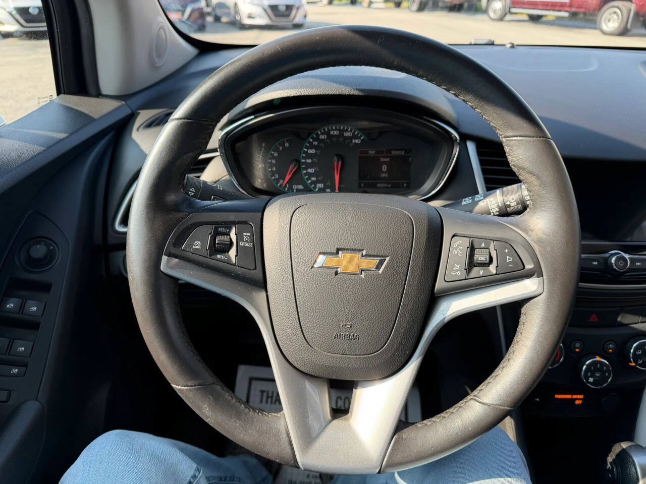 Used 2018 Chevrolet Trax LT w/ LT Convenience Package AWD/4WD image 12